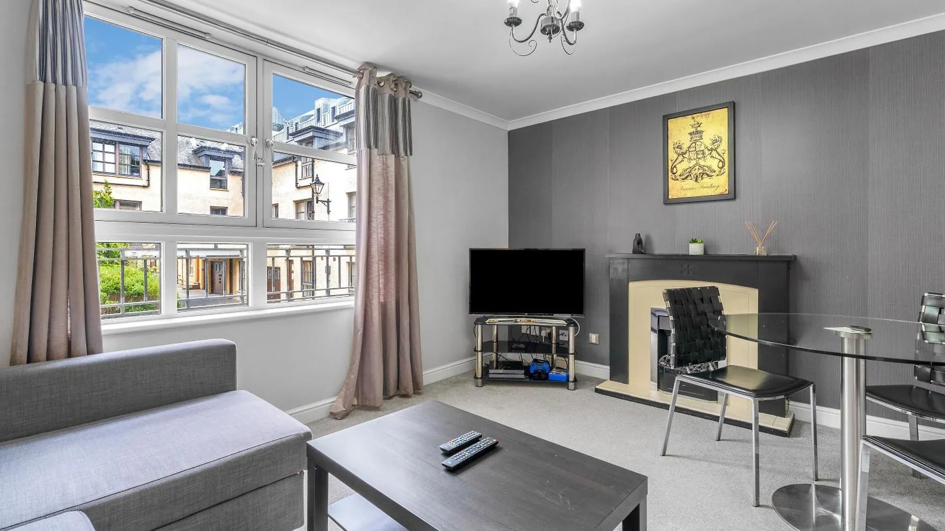 Comfy Place Off Royal Mile, With Parking 爱丁堡 英国